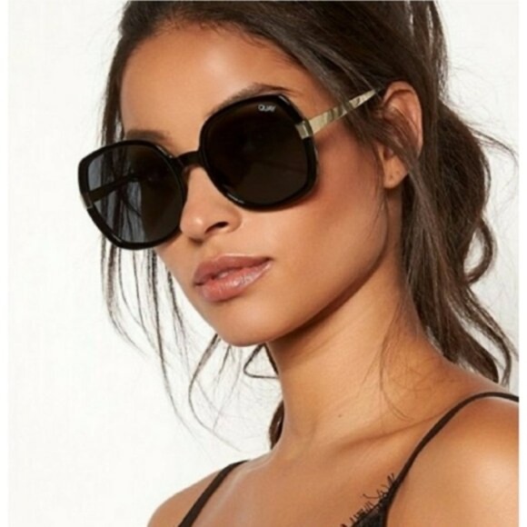 Quay Australia x Chrissy Teigen Gold Dust Sunglasses Black/ Gold NWT - Picture 12 of 13